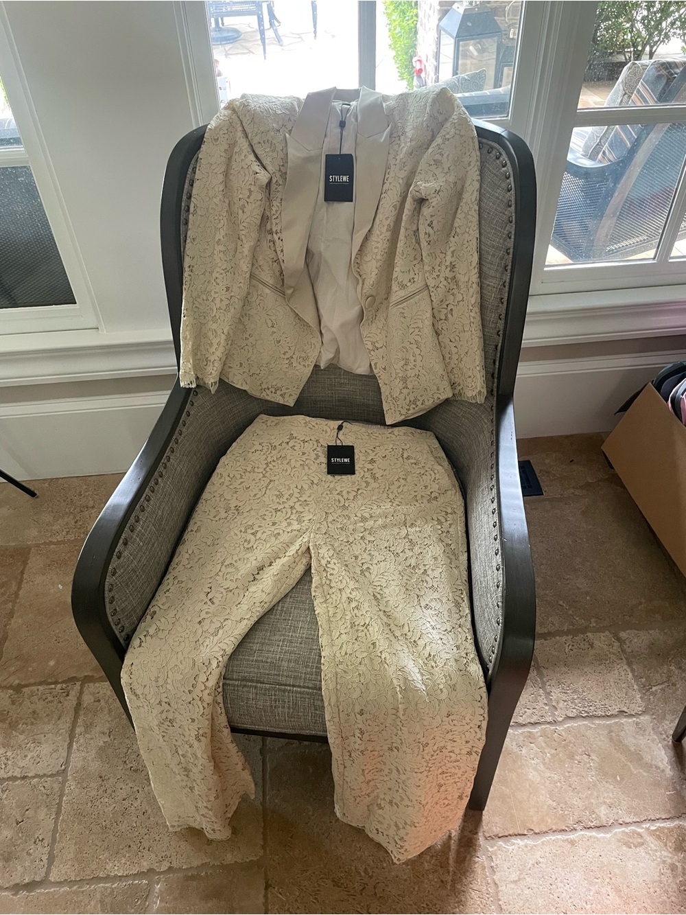 Women's Cream Lace Blazer & Pant Suit Set - Elegant Two-Piece